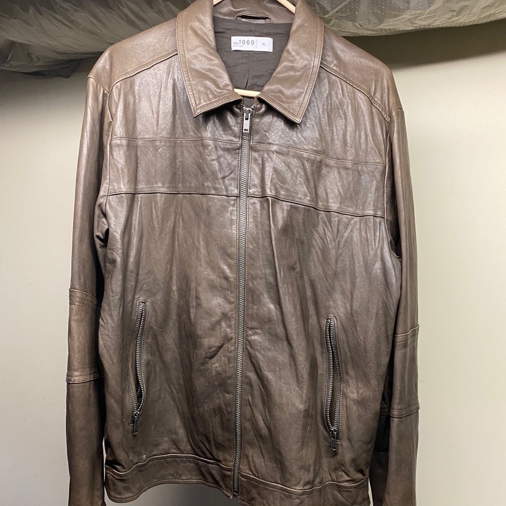 Gap men’s leather jacket